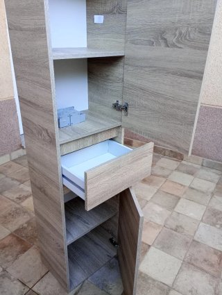 Mueble de baño alto