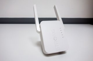 Ripetitore WiFi STRONG 300 Mbps a Parete