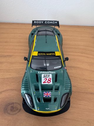 Coche Scalextric Aston Martin GTR 28