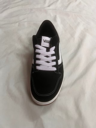 Zapatillas Vans Rayland Negras y Blancas