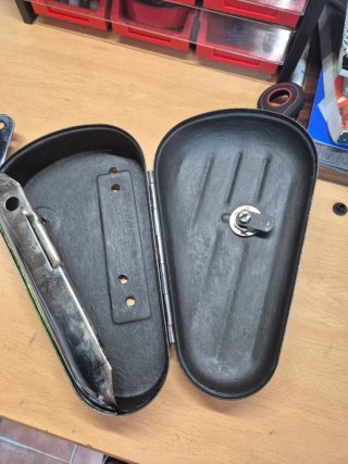 Caja Herramientas Harley Davidson Softail