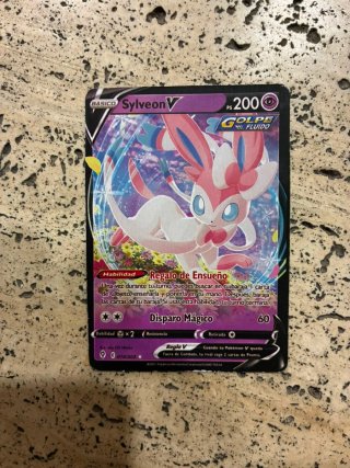 Carta Pokémon Sylveon V 200 PS