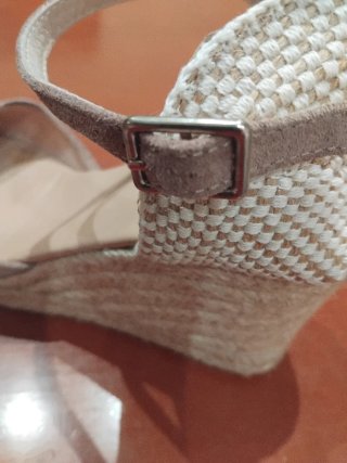 Alpargatas cuña ante beige