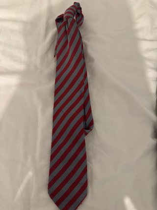 Corbata colegio rayas rojas y grises