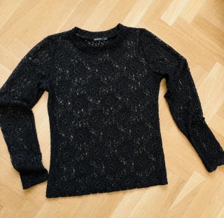 Camiseta Stradivarius encaje negra Talla S
