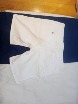 Pantalones cortos blancos de tela