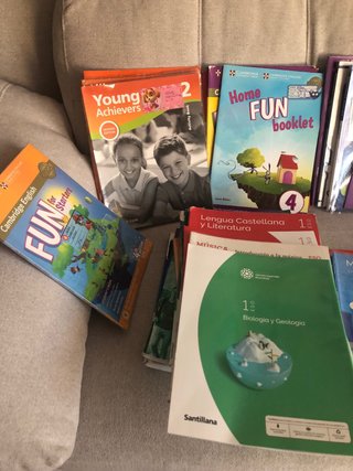 Libros de 2, 3, 4, 5 y 6 de primaria y 1 de la ESO
