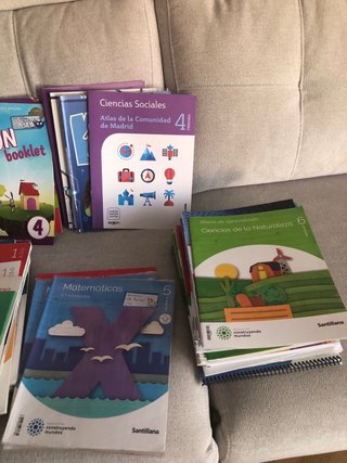 Libros de 2, 3, 4, 5 y 6 de primaria y 1 de la ESO