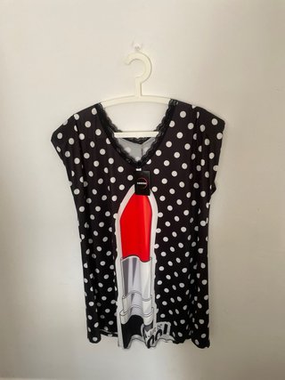 Vestido Lofro lunares y estampado pintalabios