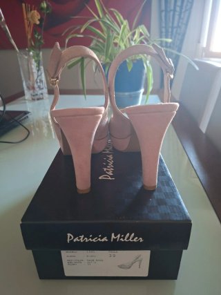 Zapatos de ante, color nude, y tacón de 11 cm