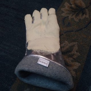 4 Guantes de Alta Seguridad