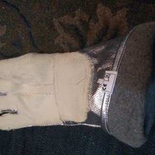 4 Guantes de Alta Seguridad
