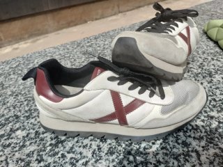 Zapatillas Munich Beige y Blanco y Granate