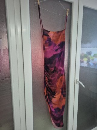Vestido fiesta estampado naranja y rosa