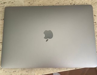 MacBook Pro 13” M2 2022 Gris Espacial