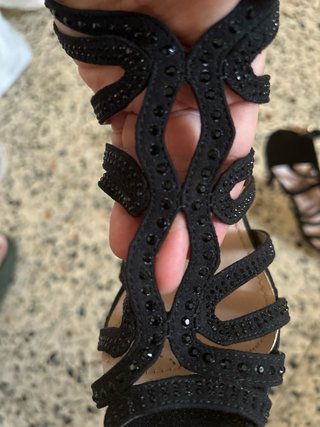 Sandalias tacón negras con pedrería