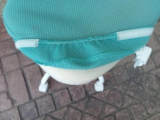Silla infantil IKEA con ruedas