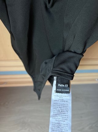 Body negro tirantes escote pico