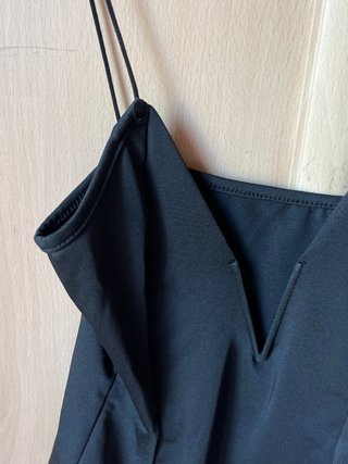 Body negro tirantes escote pico