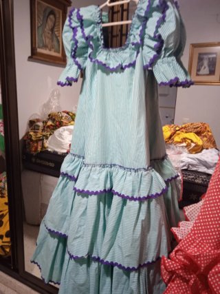 Traje de flamenca verde y blanco