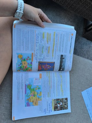 Geografía e Historia, 2 secundaria. Revuela