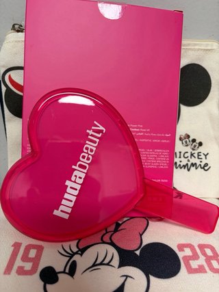 Huda Beauty Espejo Corazón Rosa
