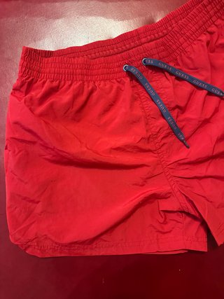 Bañador Guess en color rojo con cordones