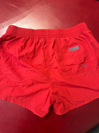 Bañador Guess en color rojo con cordones