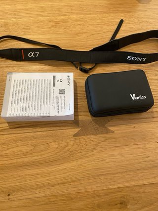 Sony a7 II + obiettivo Sony 28-70mm e accessori.