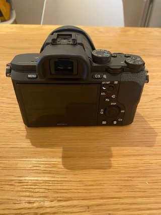 Sony a7 II + obiettivo Sony 28-70mm e accessori.