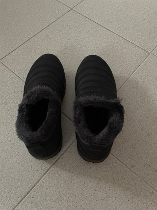 Botines negros pelito interno