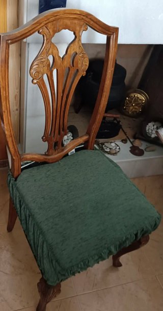 Mesa de comedor maciza con  sillas