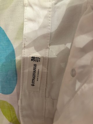 Pantalón corto blanco Stradivarius