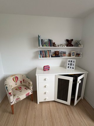 Mueble cambiador + 2 estantes