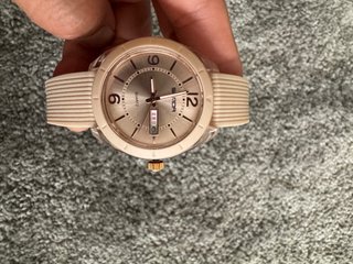 Reloj SKMEI Beige y Plateado