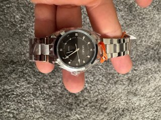 Reloj SKMEI Beige y Plateado