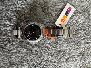 Reloj SKMEI Beige y Plateado