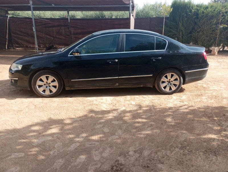 Volkswagen Passat 2006 - foto 1