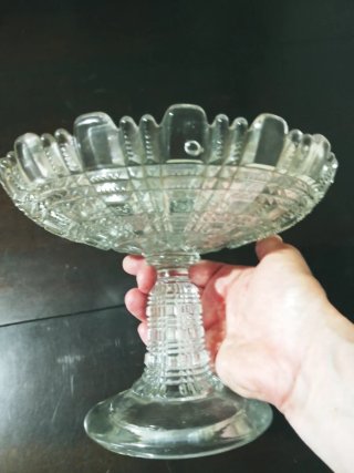 Frutero antiguo de cristal con pie
