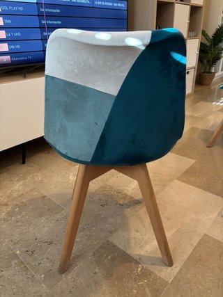 Juego de 4 sillas de salón azul terciopelo