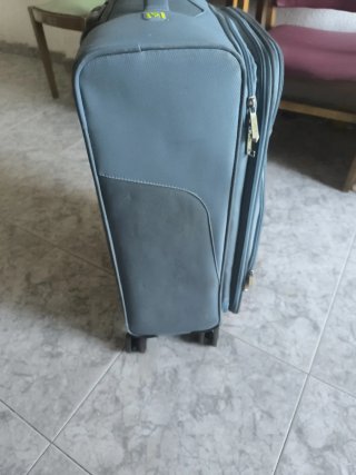 Maleta mediana American Tourister gris
