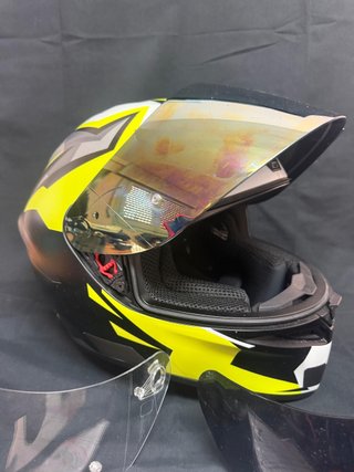 Casco AGV Integral con 3 Pantallas