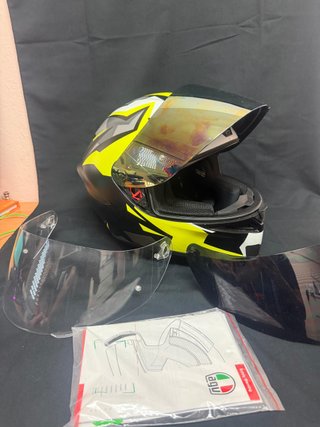 Casco AGV Integral con 3 Pantallas