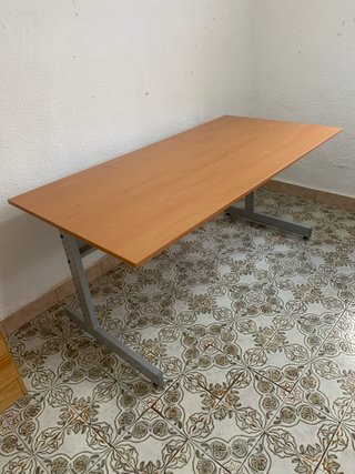Mesa de escritorio madera y metal