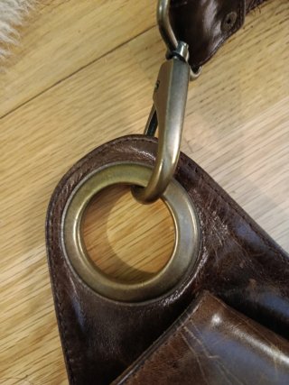 Riñonera de piel marrón