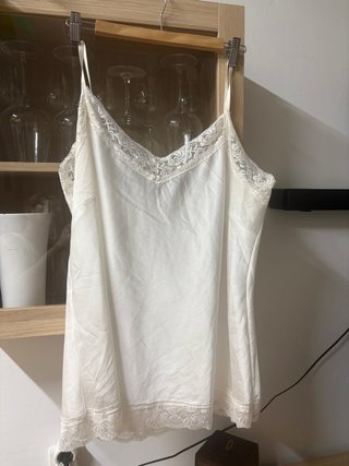 Blusa de tirantes con encaje