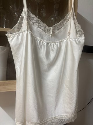 Blusa de tirantes con encaje
