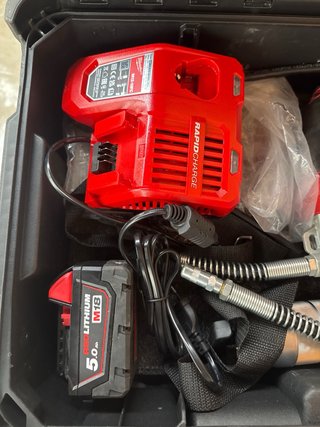 Engrasadora Milwaukee a Batería