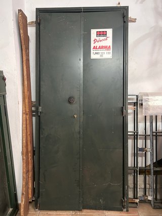 Puerta metálica 2 hojas con marco