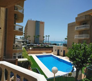 Piso en Malaga a 100m de la playa con Piscina.